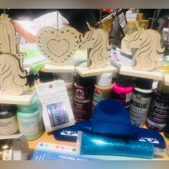 HUGE RANDOM CRAFTI LOT! - Picture 7 of 13